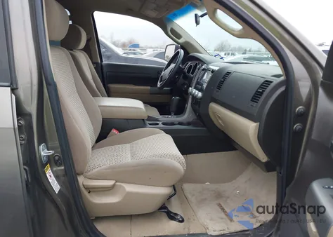 2010 Toyota Tundra Grade 5.7L V8 z USA, uszkodzony, nr VIN 5TFEY5F16AX085124